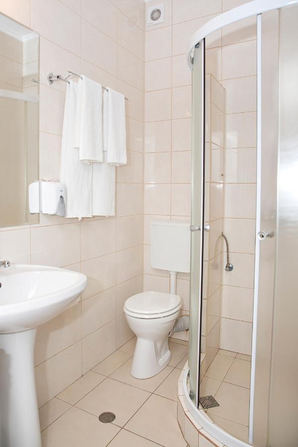 אורדאה Hotel Terra מראה חיצוני תמונה