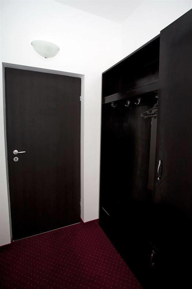 אורדאה Hotel Terra מראה חיצוני תמונה